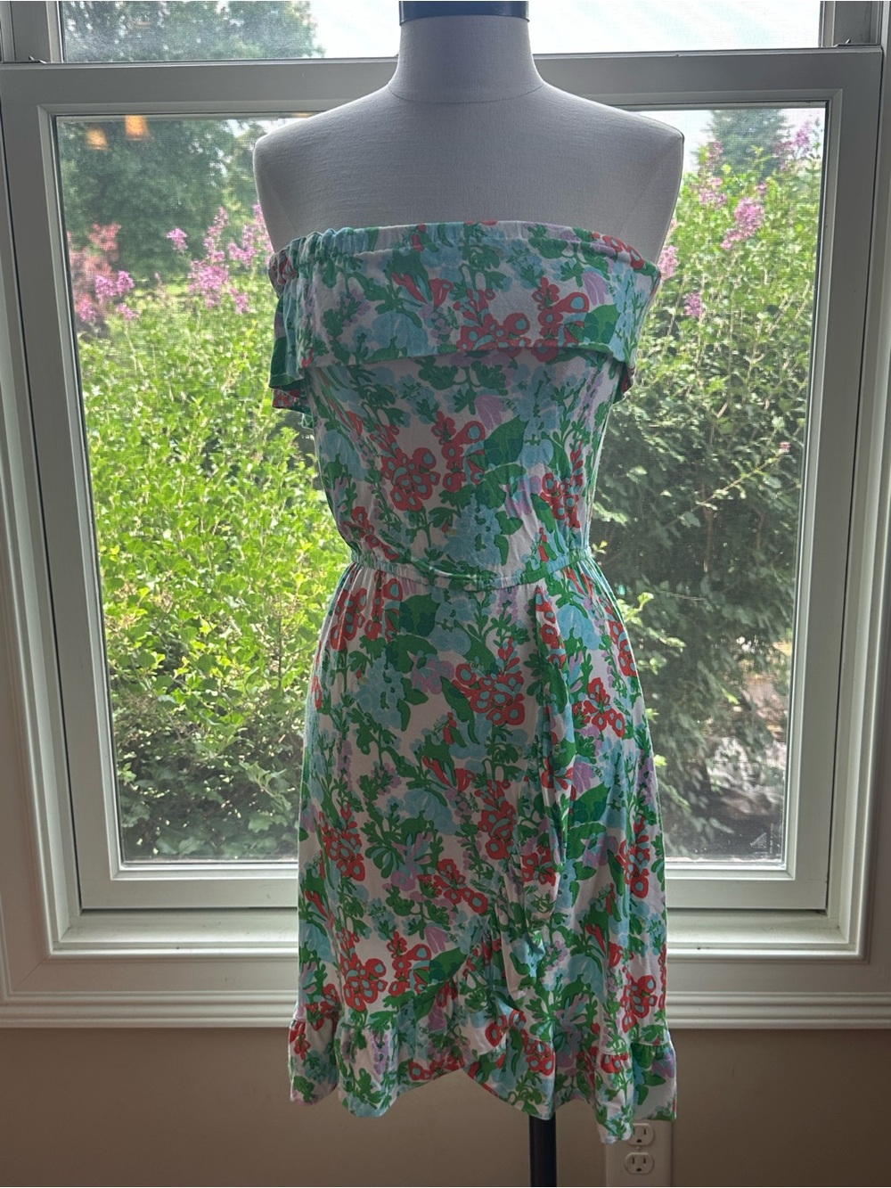 Lilly‎ Pulitzer Strapless Floral “Bee In Your Bonnet” Dress - Picture 2 of 6